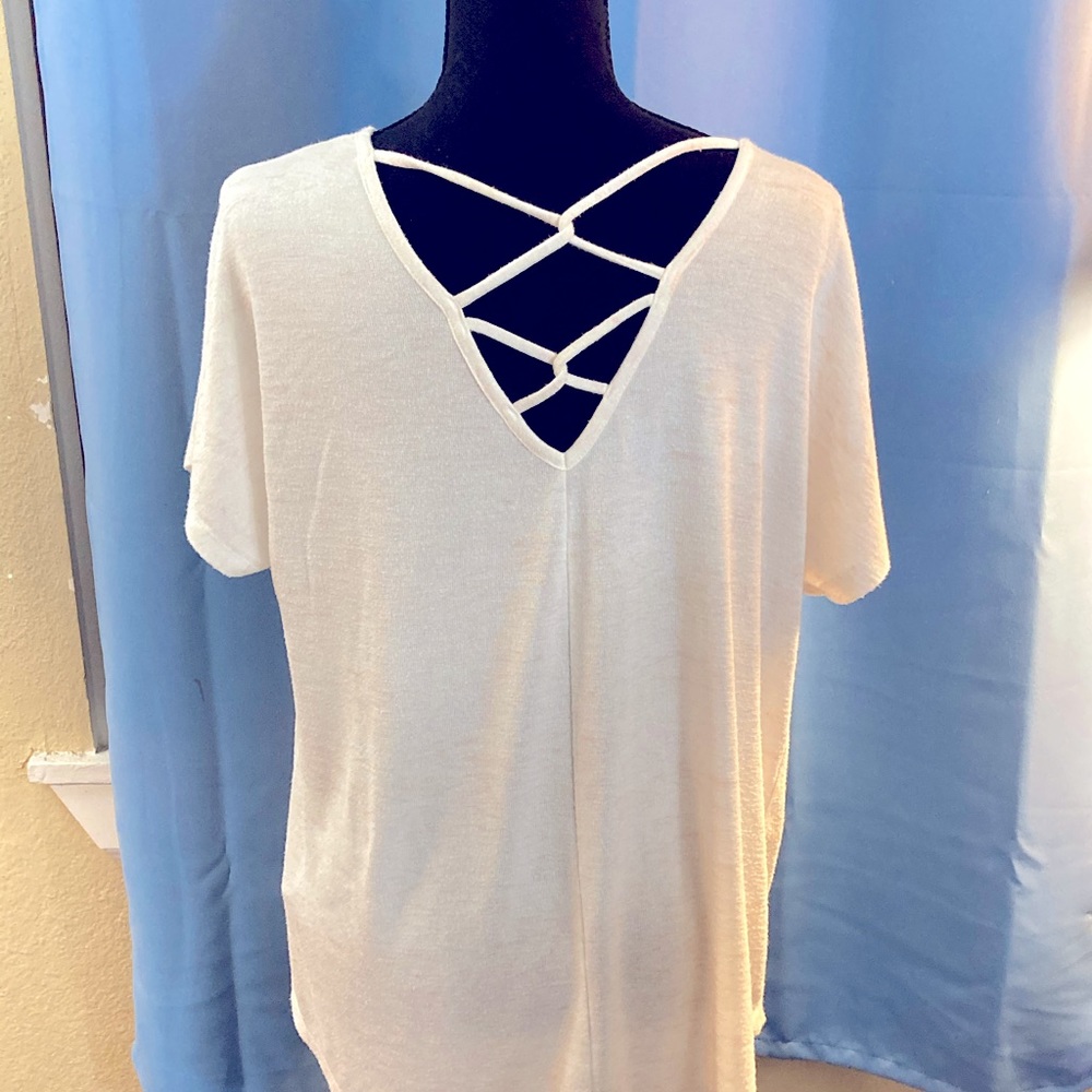 Soft comfy white shirt A.n.a with cool open back